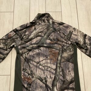 Under Armour fleece camo pullover size large